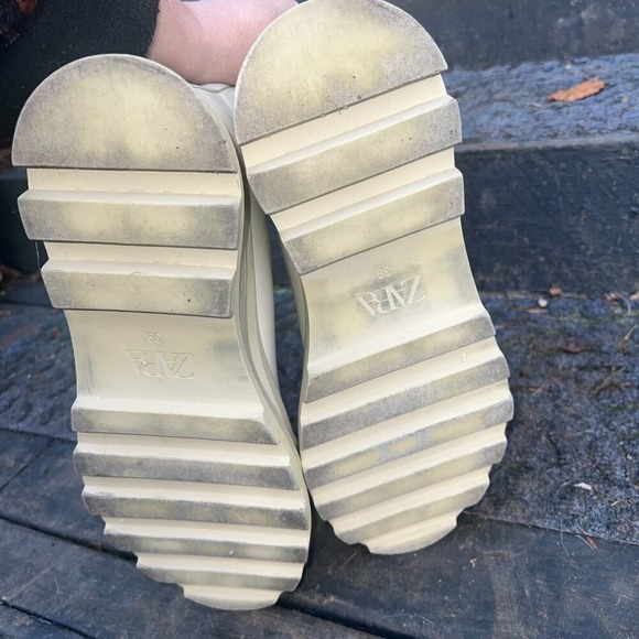 ZARA Ecru Chunky Lug Sole Front Zip Ankle Boots - Picture 10 of 11